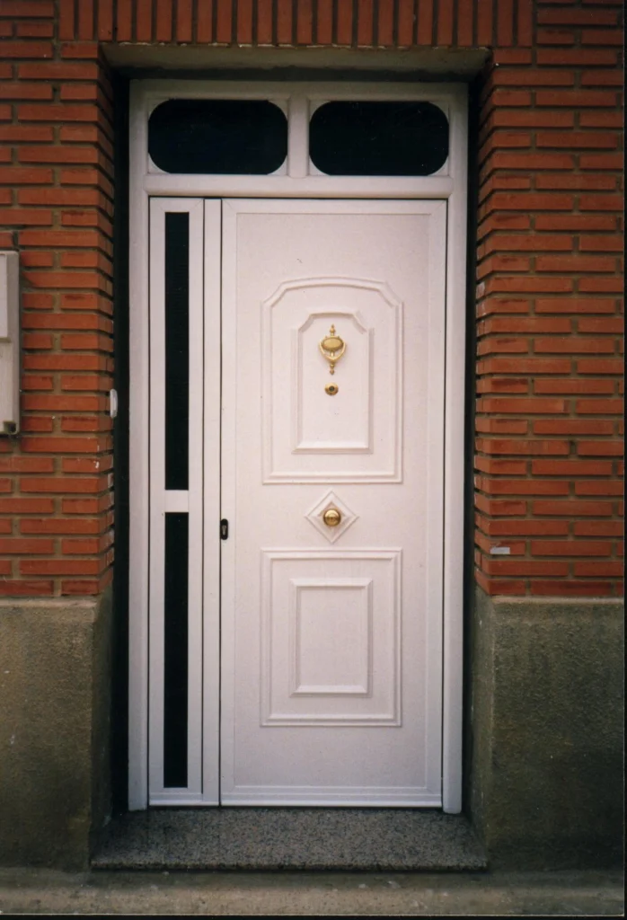 Aluleon - Puertas de Entrada