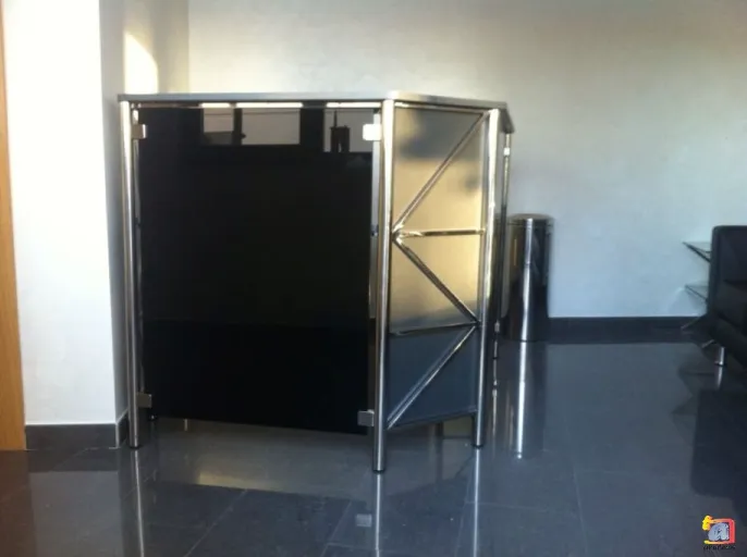 Aluleón - Mesa en acero inoxidable con vidrio butiral negro 2