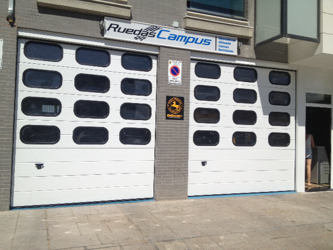 Aluleon - puertas secciones industriales 2